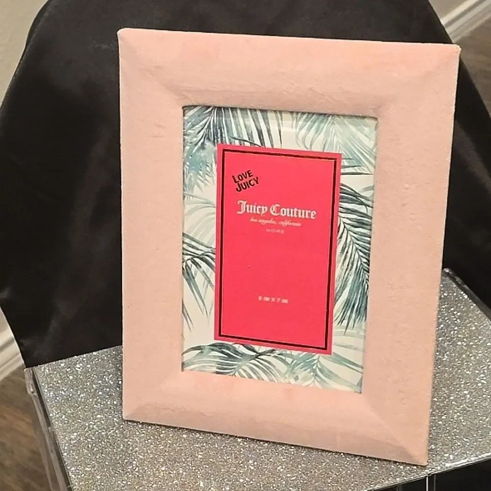 Juicy Couture Home‎ Velour 5 x 7 Picture Frame- Light Pink